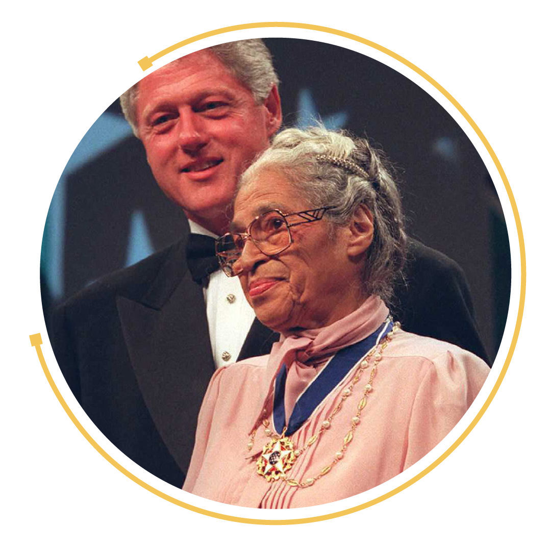 Rosa Parks receiving the Presedential Medal of Freedom from Bill Clinton 